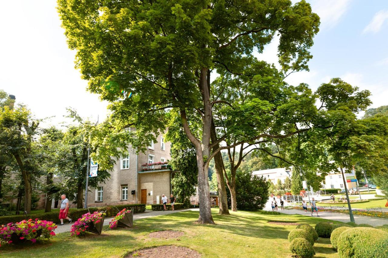 Apartament Przy Parku Kudowa Zdroj Exterior photo